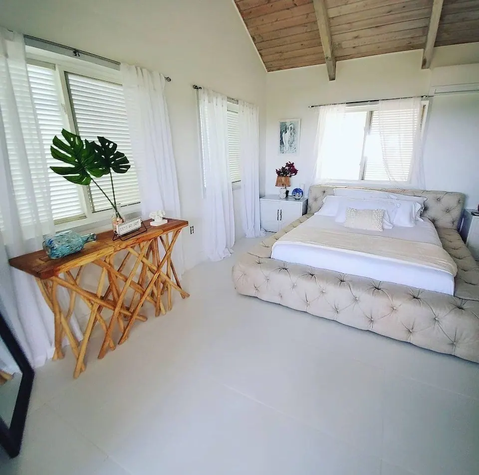 Best airbnb in cayman brac, best hotel in cayman brac, luxury villa in cayman, clean rooms for rent. Beaches villa in cayman brac, gym in cayman brac, luxury airbnb in cayman brac Luxury, peaceful, quaint villa to relax, after a long day of enjoying diving, snorkeling, cycling, rock climbing and hiking. Tulixx Cayman,Modern Villa in Cayman Brac, Best airbnb in Cayman